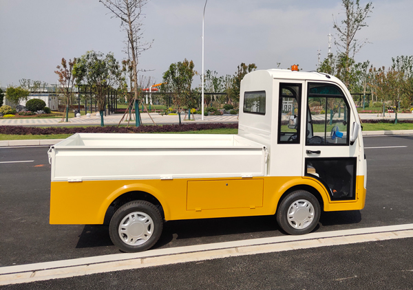 场内维修工具车